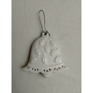 Provo Craft Ornaments Bell - Lacy - Holly Leaves